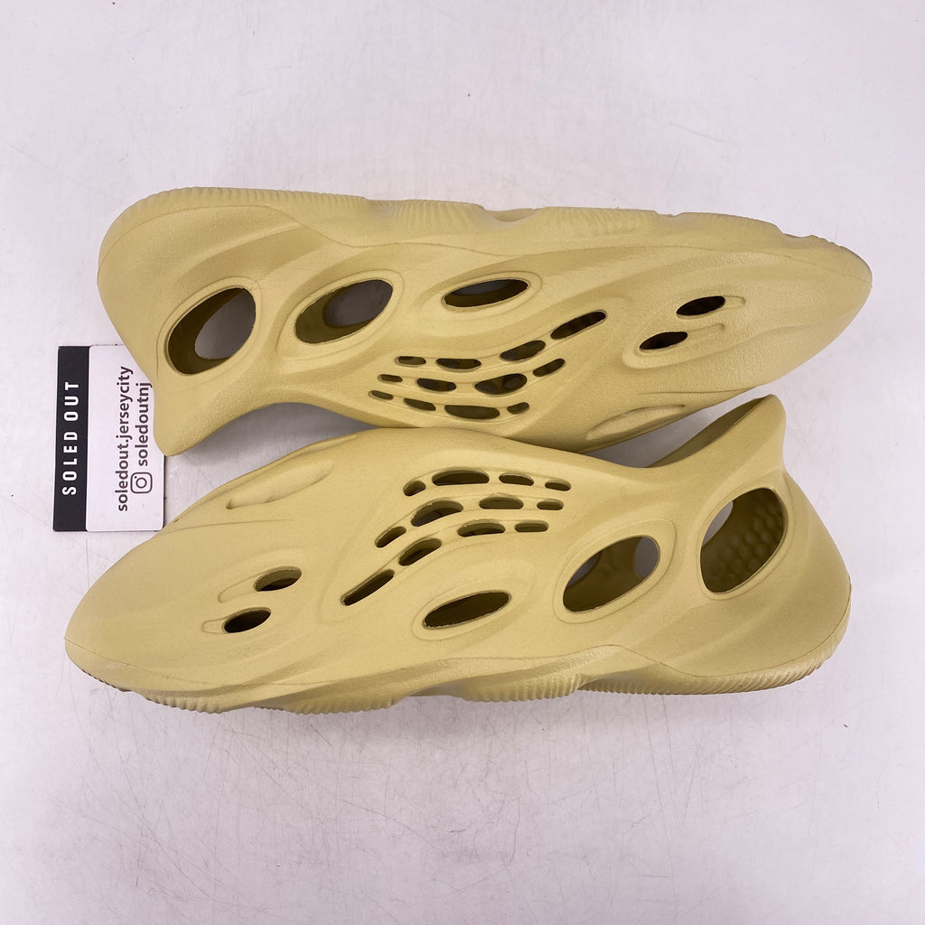 Yeezy Foam RNNR "Sulfur" 2022 Used Size 12