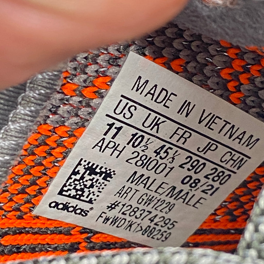 Yeezy 350 v2 "Beluga Reflective" 2021 Used Size 11