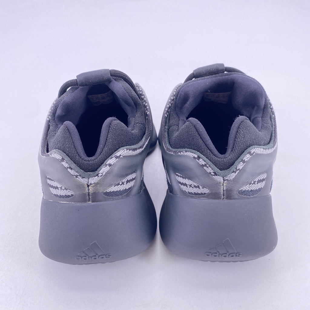 Yeezy 700 v3 "Dark Glow" 2021 Used Size 7