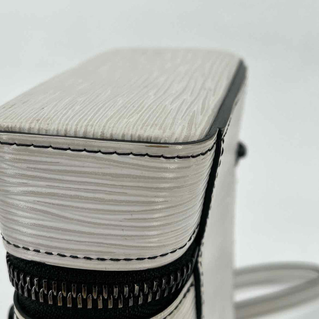 Louis Vuitton Bag "EPI PHONE BOX" Used White Size OS