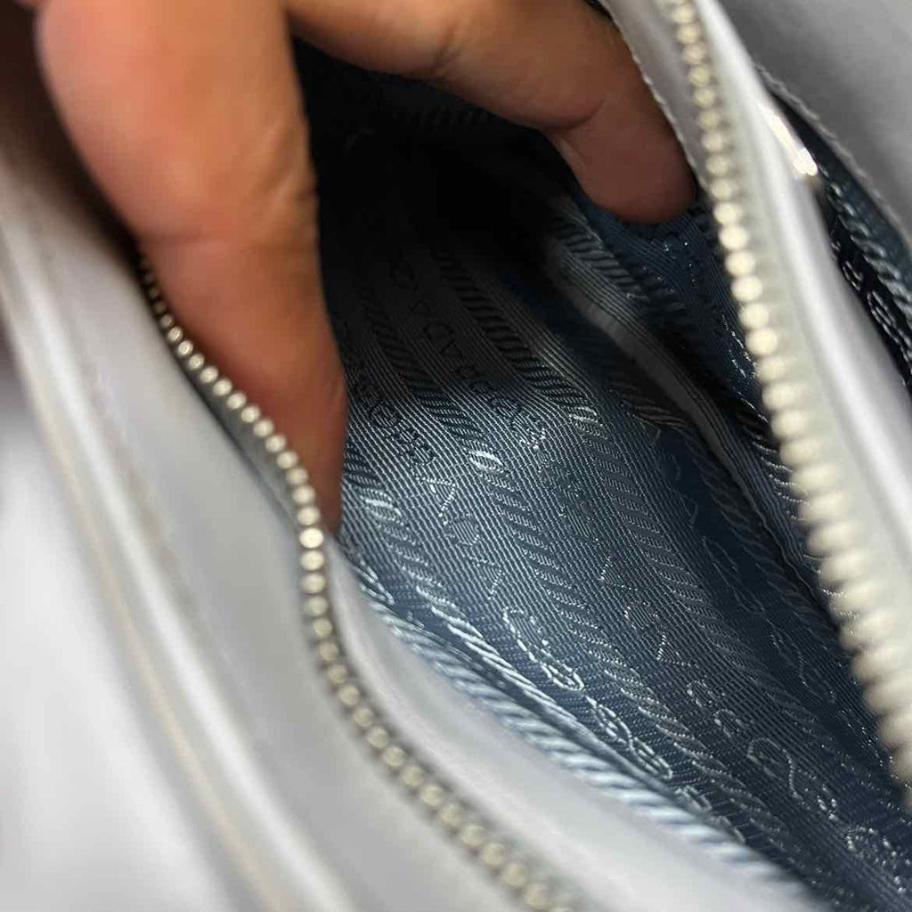 Prada Crossbody "SPAZZOLATO TESSUTO" Used White Size OS