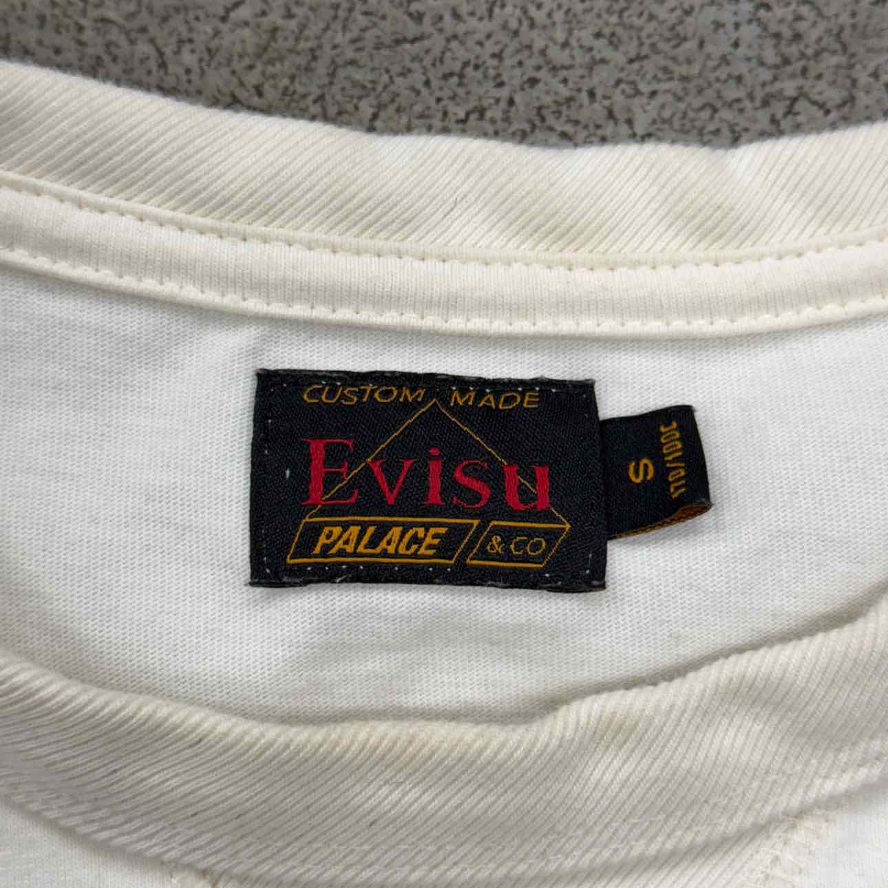 Palace T-Shirt &quot;EVISU&quot; Cream Used Size S