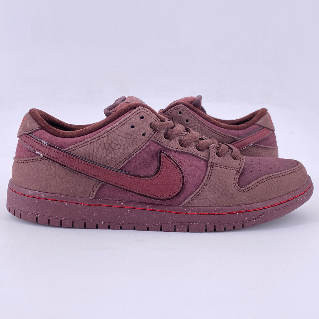 Nike SB Dunk Low "City Of Love Burgundy Crush" 2024 Used Size 11.5