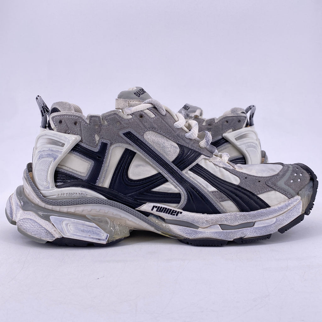 Balenciaga Runner "White Black"  Used Size 8