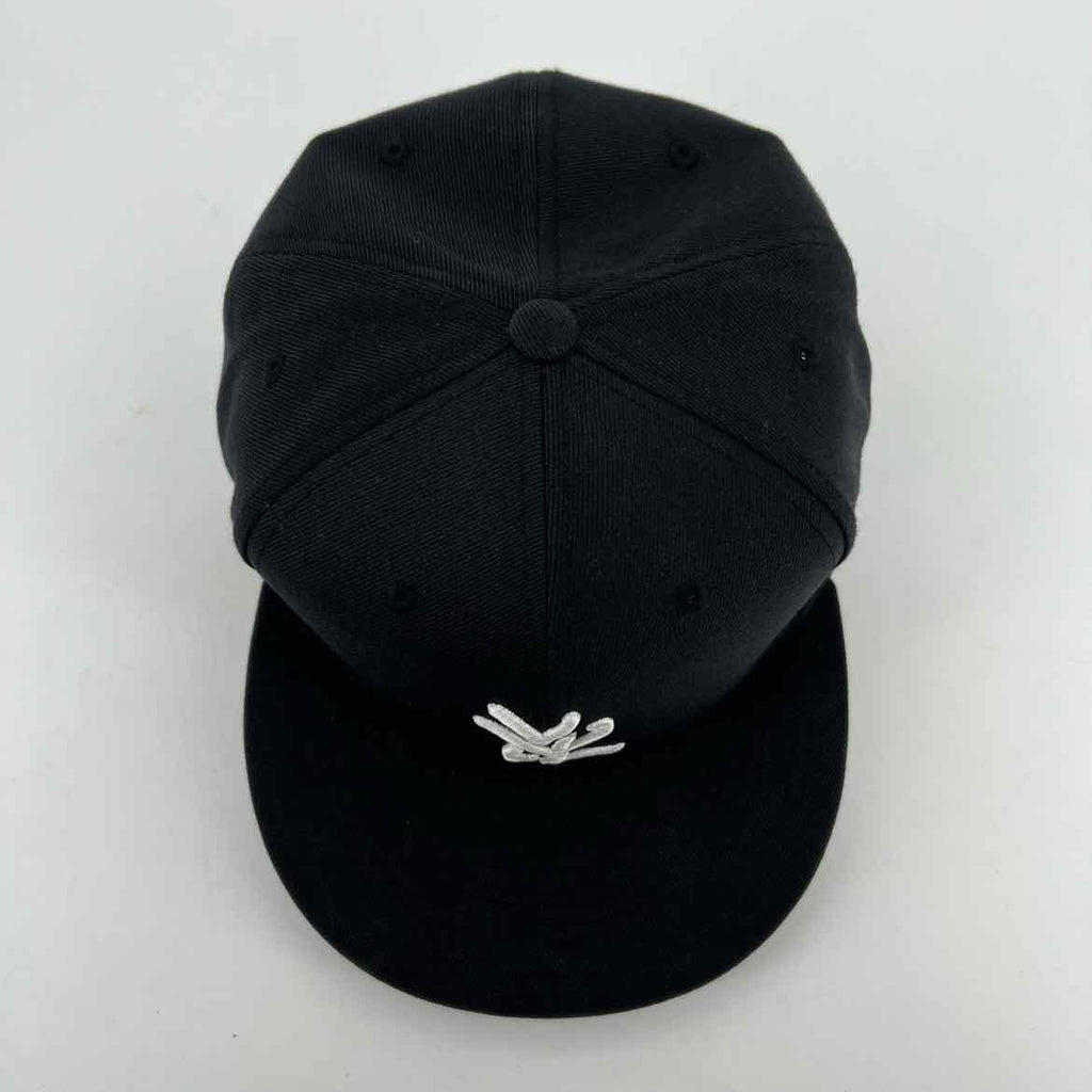 YVL Fitted Hat "WHITE BLACK" Used Size 8