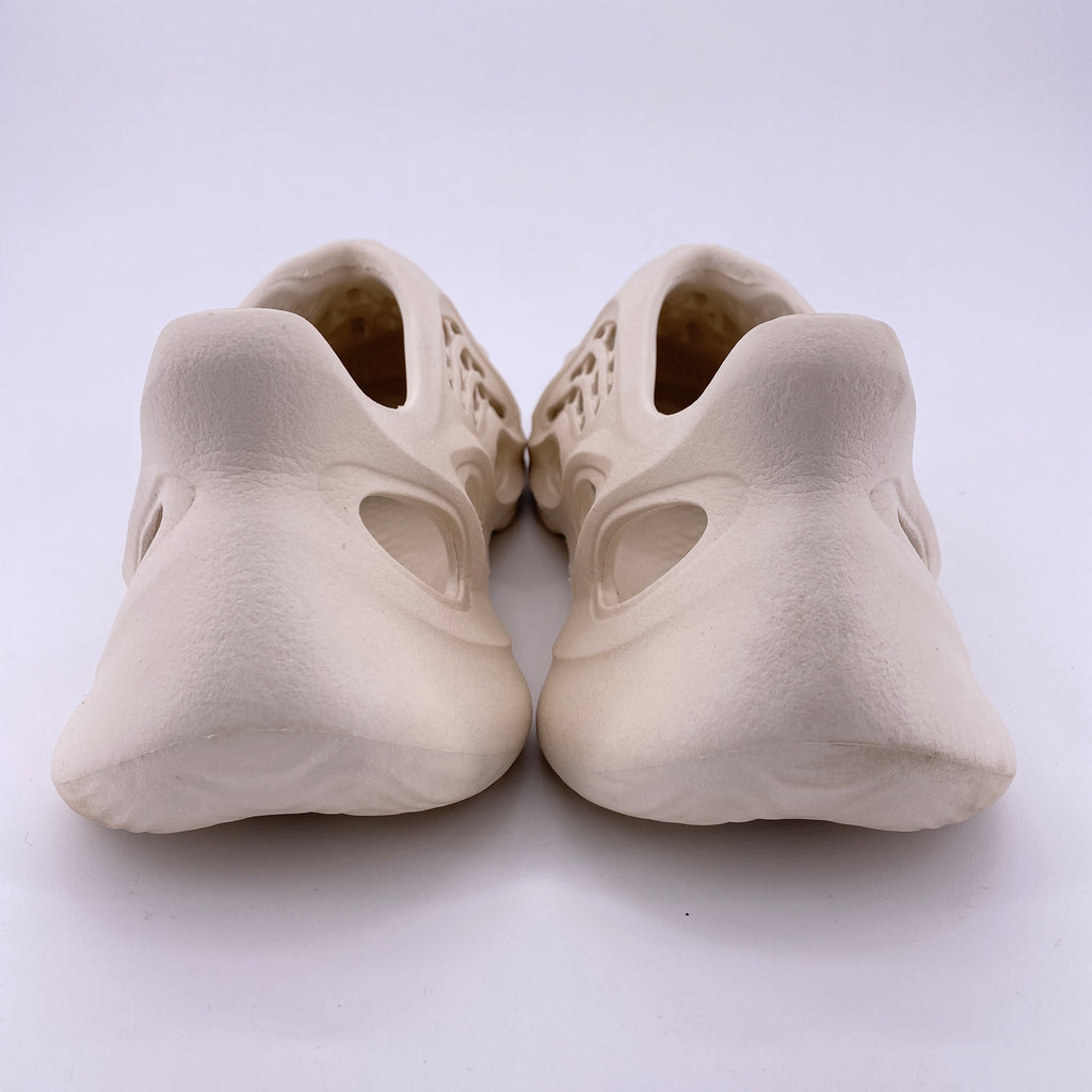 Yeezy Foam RNNR "Sand" 2021 Used Size 9
