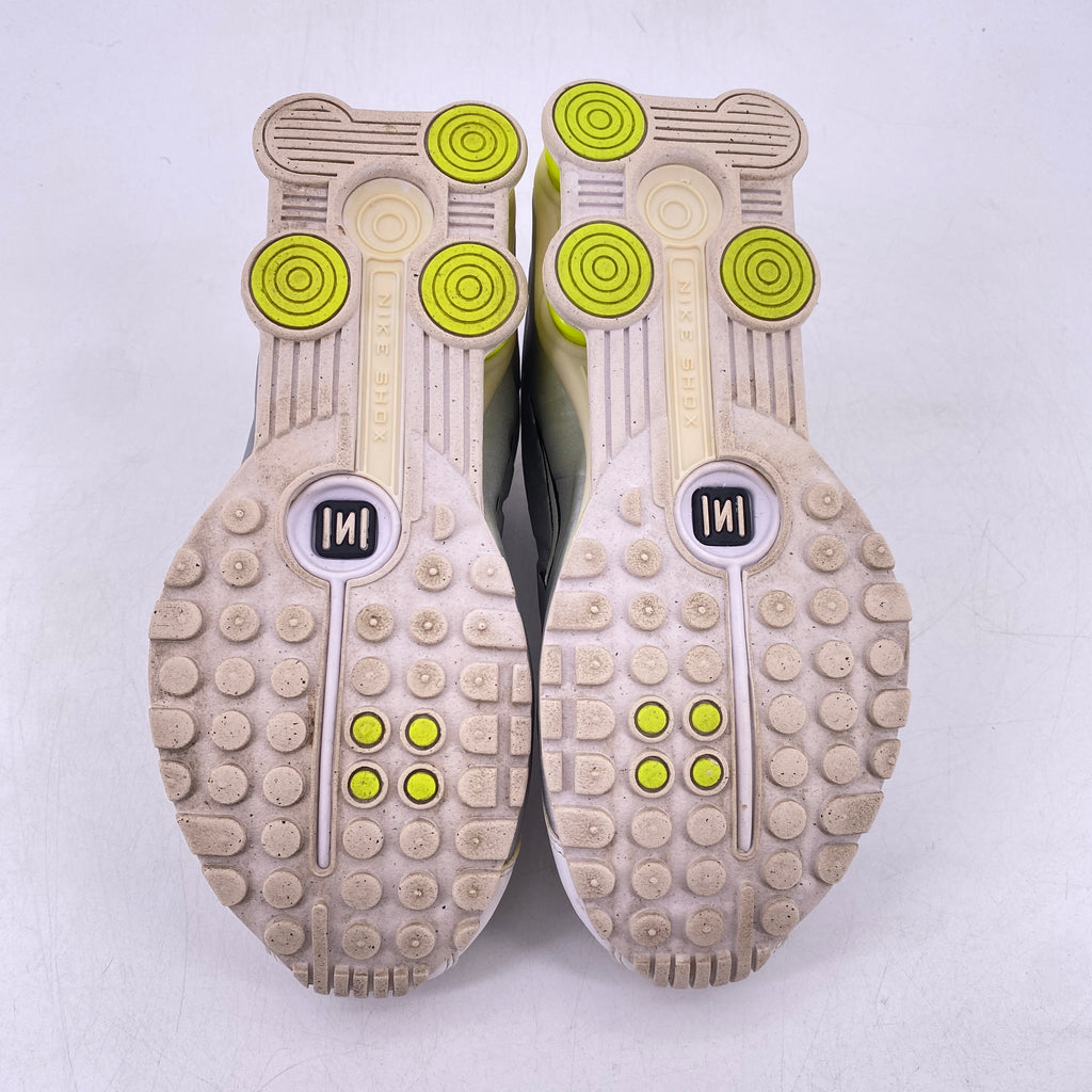 Nike (W) Shox R4 "White Metallic Silver Volt" 2025 Used Size 7W