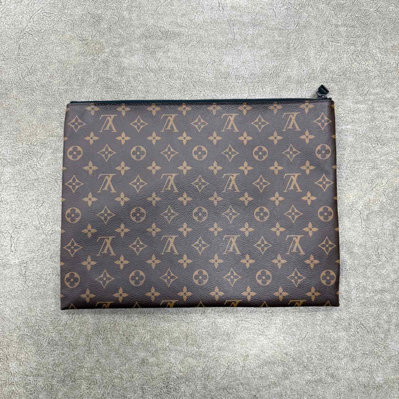 Louis Vuitton Clutch &quot;SOLAR RAY CHAIN&quot; Used Brown Size OS