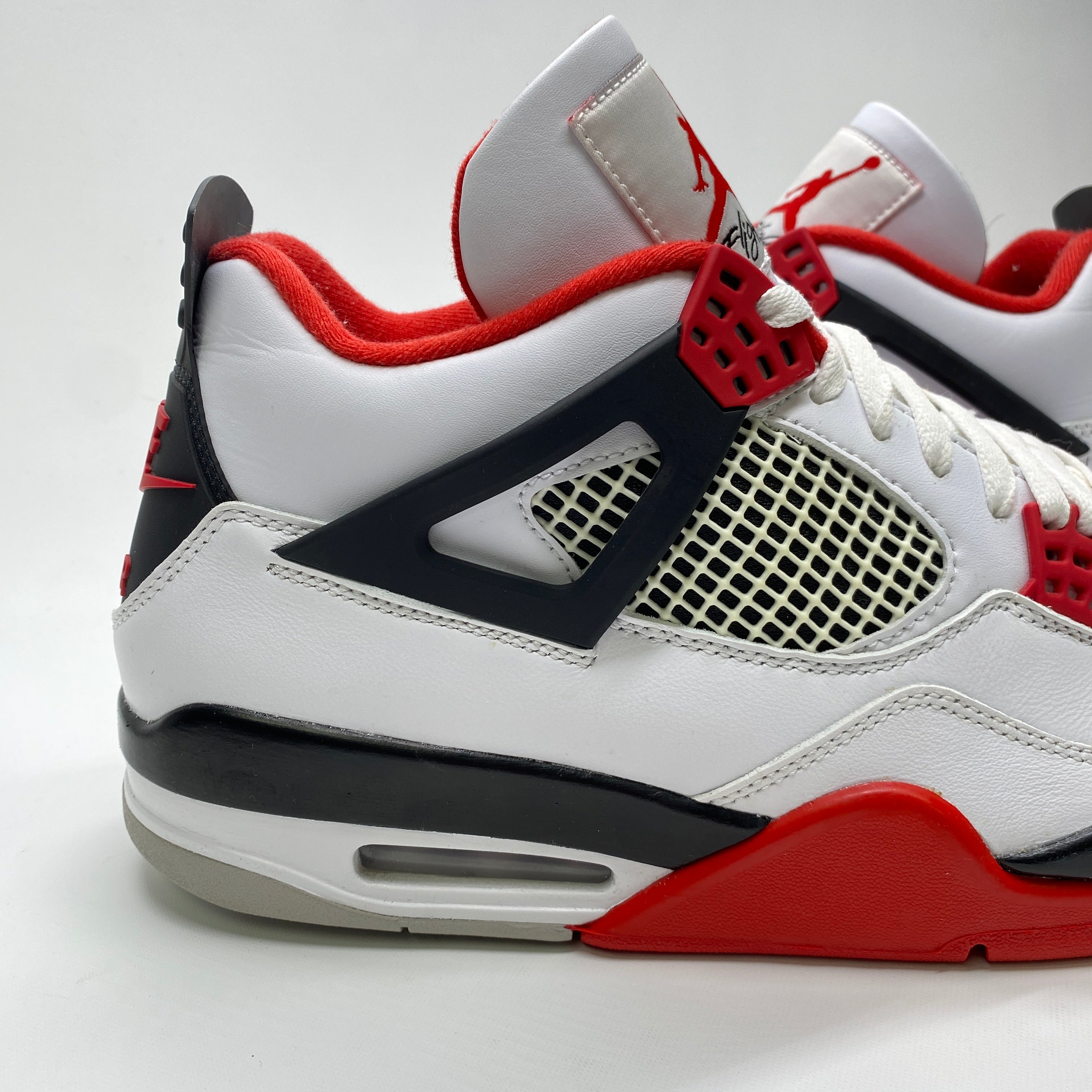 Air Jordan 4 Retro &quot;Fire Red&quot; 2020 Used Size 12