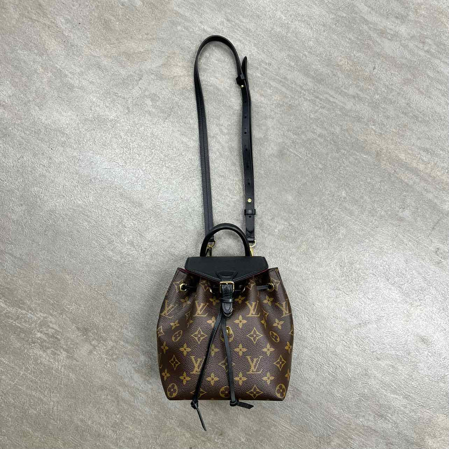 Louis Vuitton handbag in black epi leather