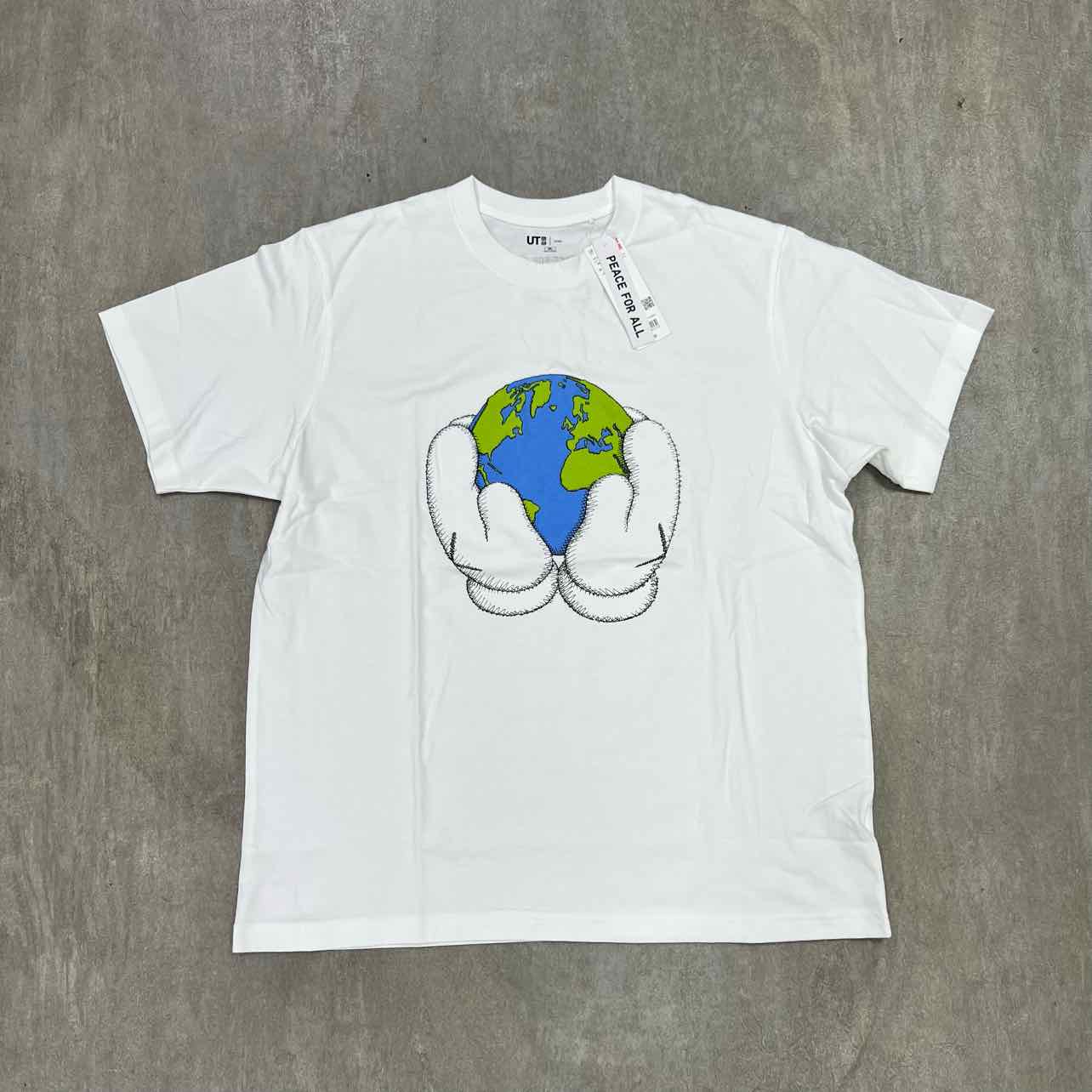 Uniqlo T-Shirt "KAWS PEACE FOR ALL" White New Size L