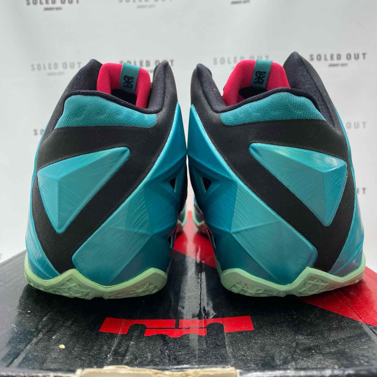 Nike Lebron 11 &quot;South Beach&quot; 2014 New Size 9