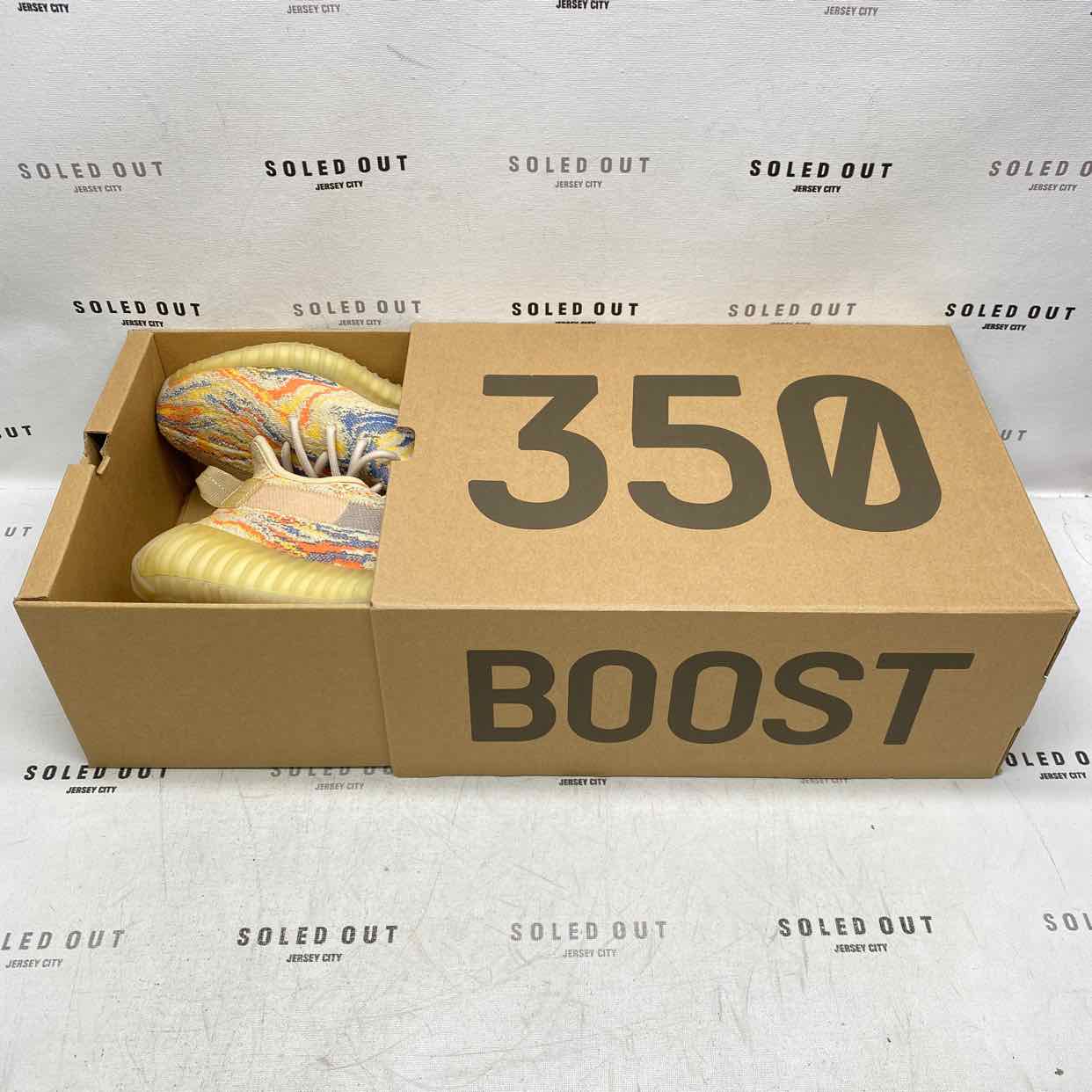 Yeezy 350 v2 &quot;Mx Oat&quot; 2021 Used Size 9