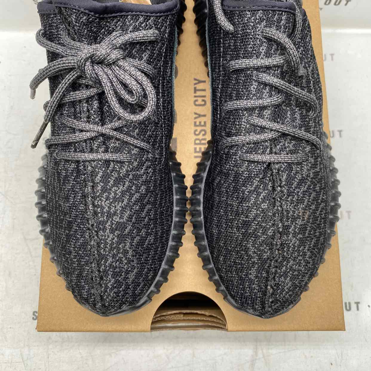 Yeezy 350 &quot;Pirate Black&quot; 2015 Used Size 8.5
