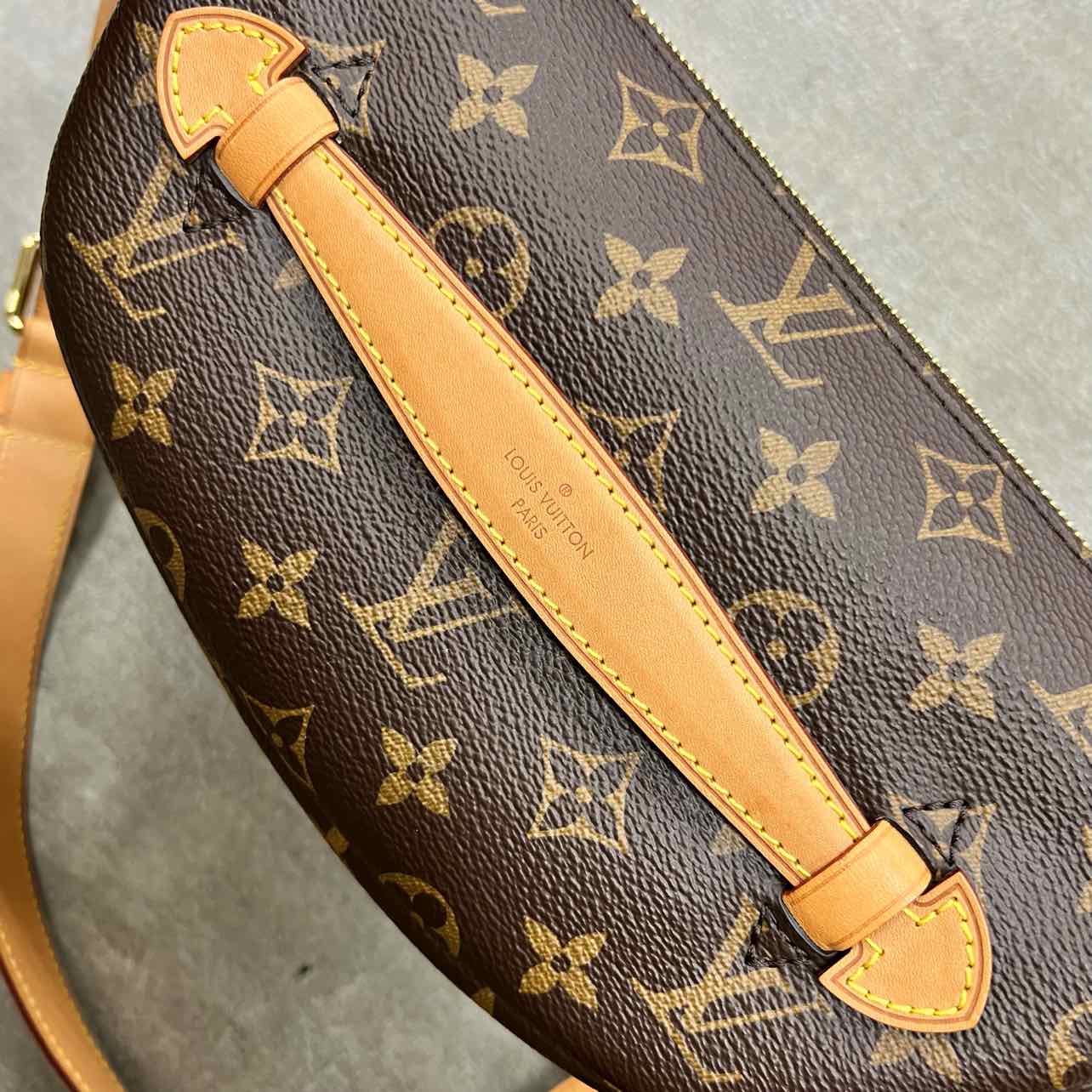 Louis Vuitton Shoulder Bag "BUM" Used Brown Size OS