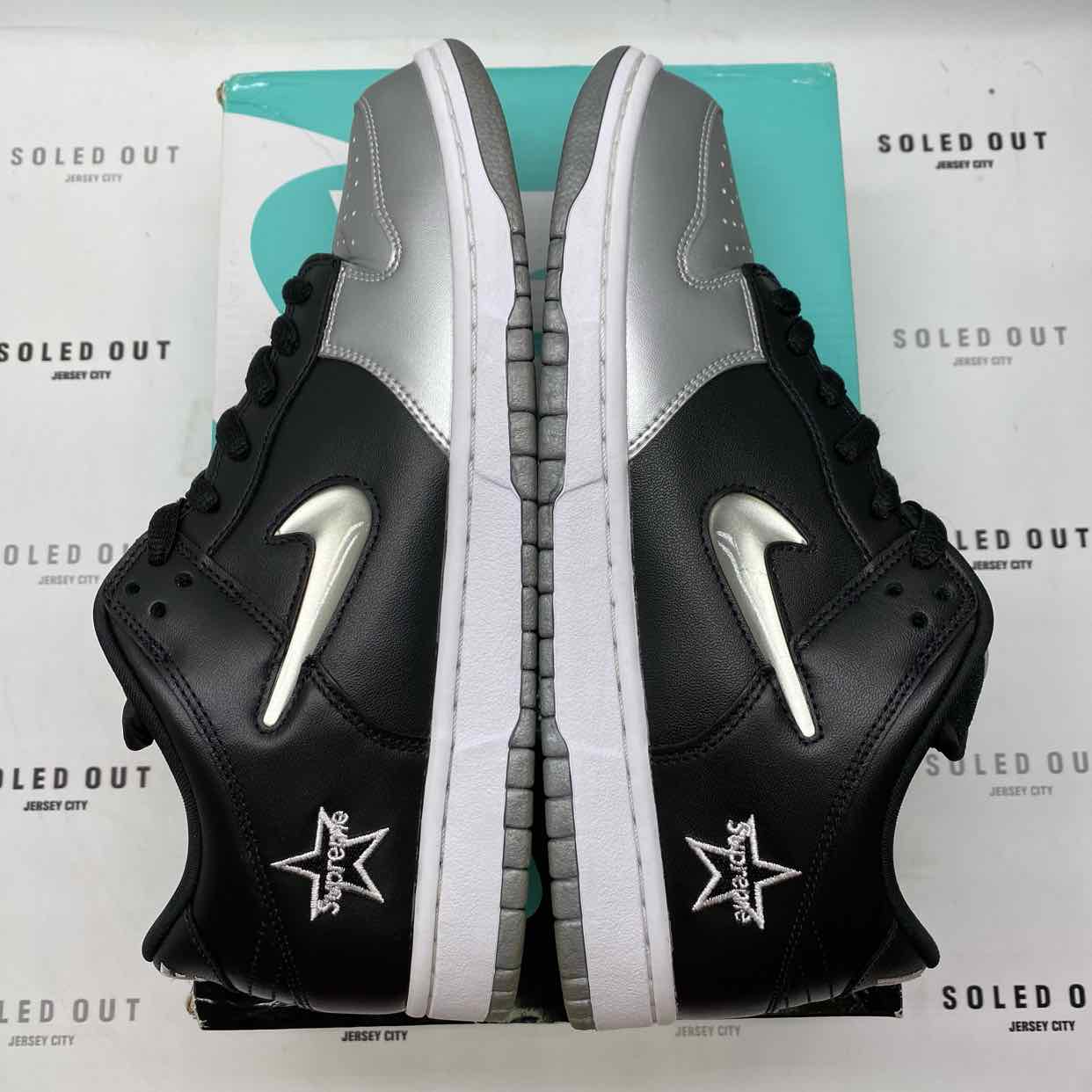 Nike SB Dunk Low "Supreme Jewel Silver" 2019 Used Size 10